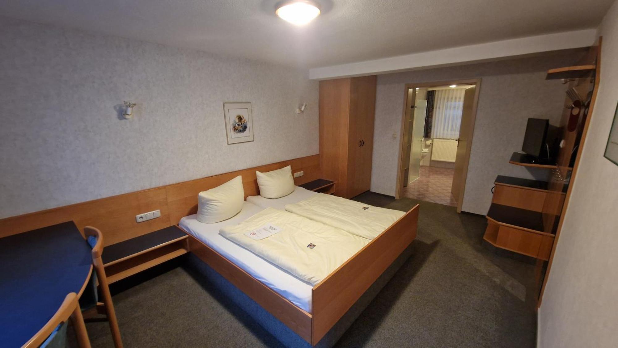 Schwarzer Adler - Hotel Garni Ipsheim Chambre photo