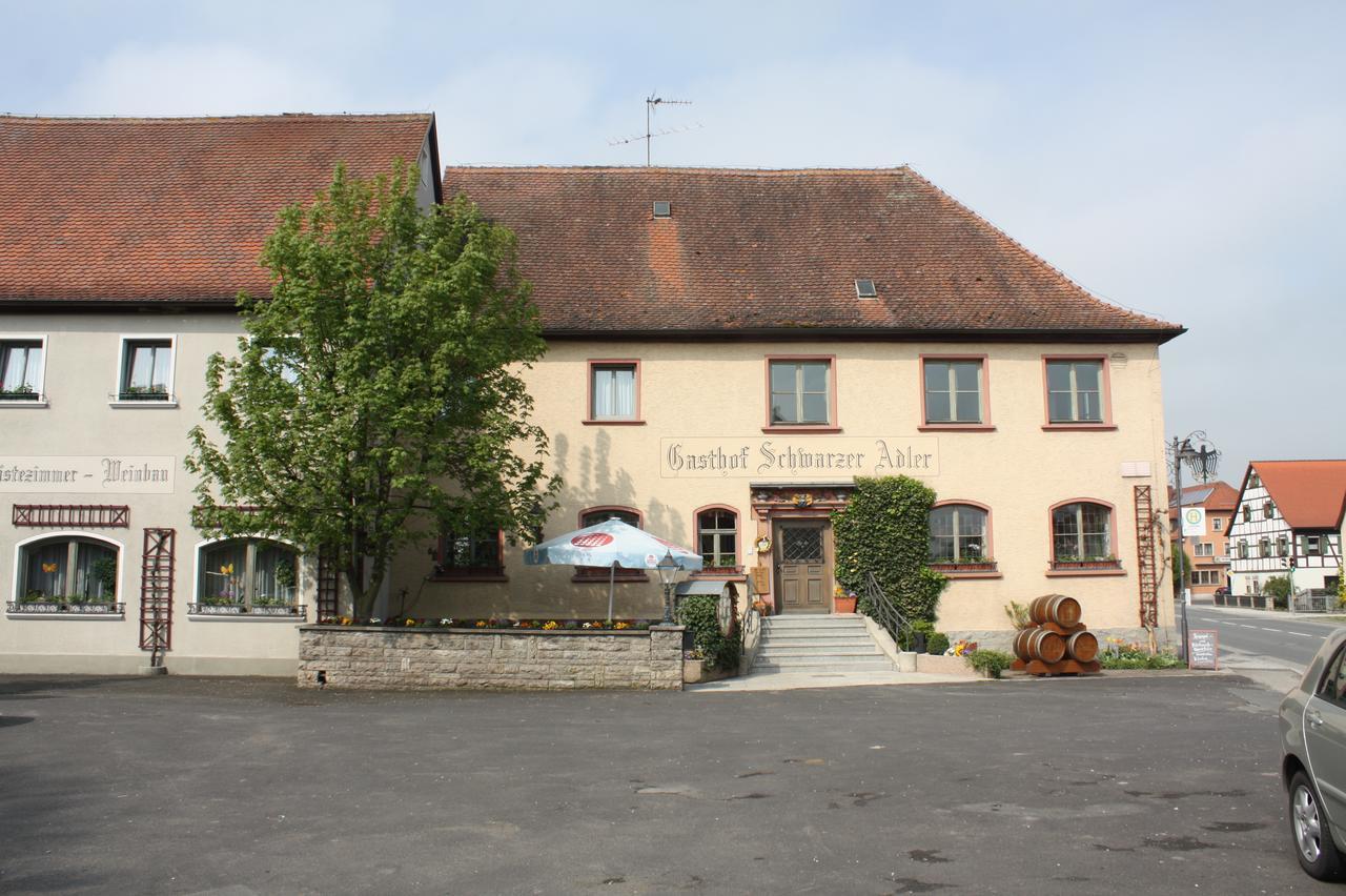 Schwarzer Adler - Hotel Garni Ipsheim Extérieur photo