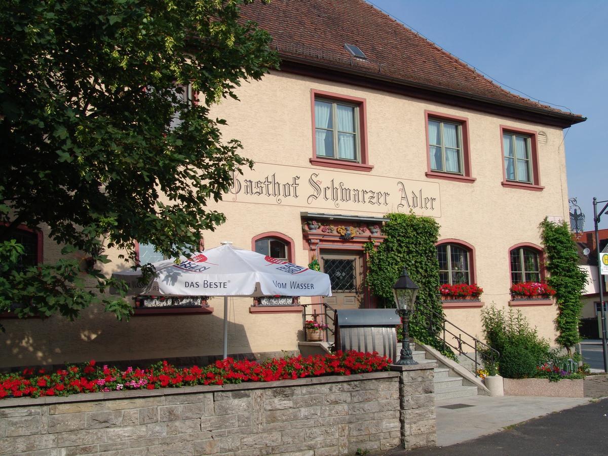Schwarzer Adler - Hotel Garni Ipsheim Extérieur photo